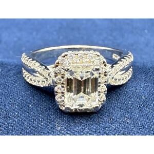 3CT Emerald cut Moissanite halo ring